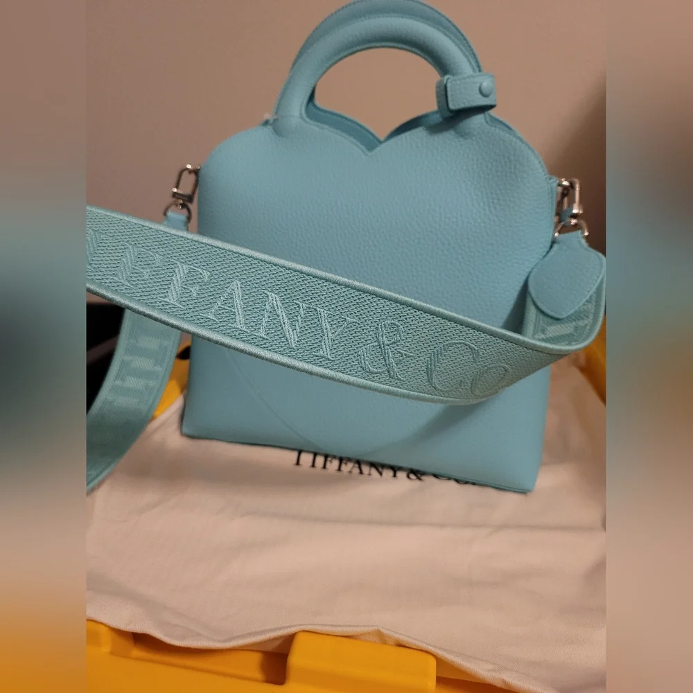JAPAN 🪷 LIMTIED 2WAY TIFFANY & CO Blue Leather Medium Tote Bag NEW - Picture 2 of 13